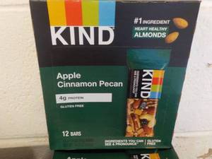 Box of 12 KIND Apple Cinnamon Pecan...