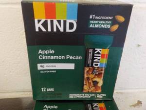 Box of 12 KIND Apple Cinnamon Pecan...