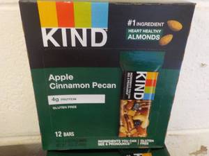 Box of 12 KIND Apple Cinnamon Pecan...