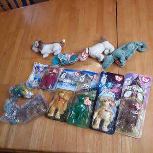 lot 50 image: Beanie Babies Lot of the mini-size...