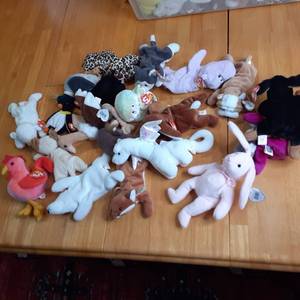 lot 53 image: Large variety lot of the full-size ...