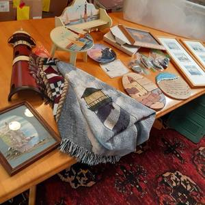 lot 61 image: Lighthouse Collecti...