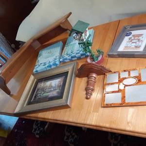 lot 68 image: Lot of home decor such as table nik...