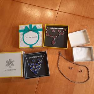 lot 84 image: Silver toned necklace and earring s...