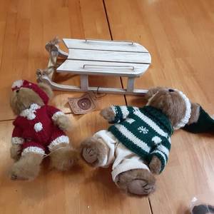 lot 100 image: Boyds Bears Collections Wood Sled...