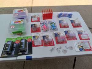 lot 291 image: two new lunch cube max to go contai...