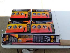 lot 308 image: No Ladder Pro Light Hanging Kit wit...