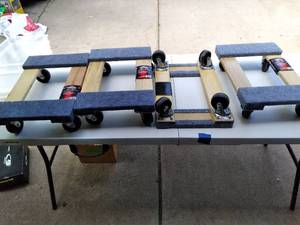 lot 320 image: 4 carpeted movers dolly...