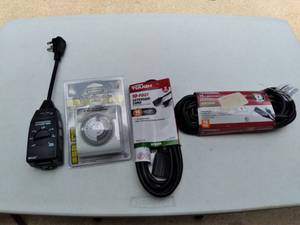 lot 325 image: 2 10 Extension Cords, Timers, & Cl...