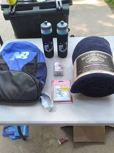 lot 355 image: New Backpack, Fleece Blanket, Lifti...