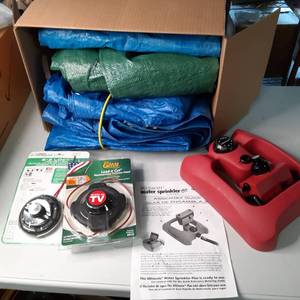 lot 189 image: Box of yard gear including grass ga...