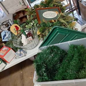 lot 203 image: Artificial Greenery Garland, swags ...