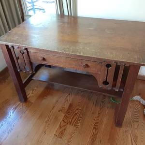 lot 001 image: Antique Library Table