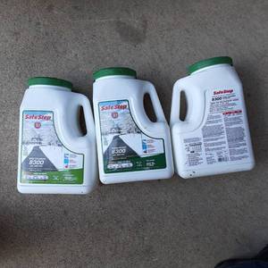 lot 233 image: 3 pourable jugs of Safe step enviro...