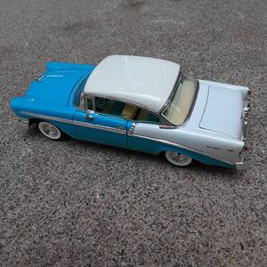 lot 238 image: Jada 124 scale 1956 Chevrolet Bel ...