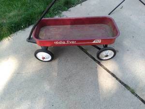 lot 472 image: Vintage Radio Flyer 90 Good Shape...