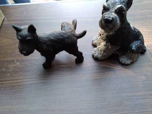 lot 474 image: Dog Piggy Bank, and Dog Statue...