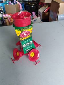 lot 484 image: Perky Pet Hummingbird Feeder...