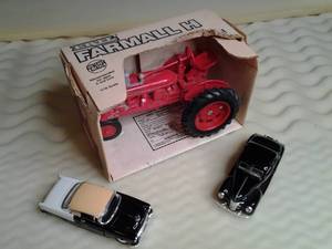 lot 130 image: Ertl Farmall H 116 scale die cast ...