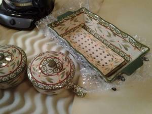 lot 133 image: Lot of temp-tations presentable ove...