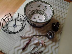 lot 134 image: Lot of temp-tations presentable ove...