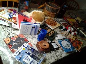 lot 147 image: Cookbooks, dry erase kitchen timer,...