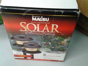 lot 12 image: Intermatic Malibu Sun-Powered 8pc M...