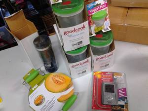lot 16 image: Good Cook Twister Seal Food storage...