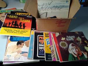 lot 19 image: Nice sized collection of Vinyl Reco...