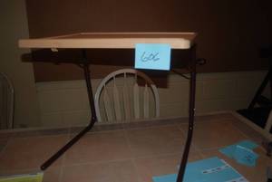 lot 606 image: Foldable deskwork station...