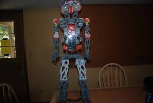lot 612 image: Nearly 4 feet tall is a fully funct...