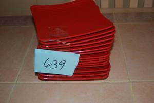 lot 639 image: Lot of nice red serving plates