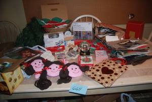 lot 664 image: Gigantic Lot of Holiday, Crafting I...
