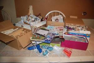 lot 670 image: Crafting Lot, includes Bears, glue ...