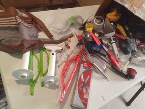 lot 723 image: Box Full of Kitchen Items See Phot...