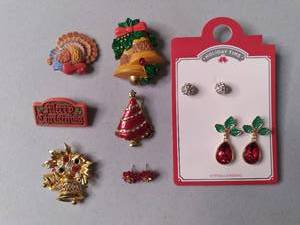 lot 513 image: Jingle all the way with Bling Holid...