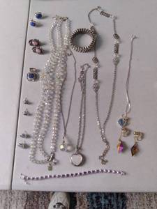lot 520 image: Pretty Swirls that Sparkle Set in ...