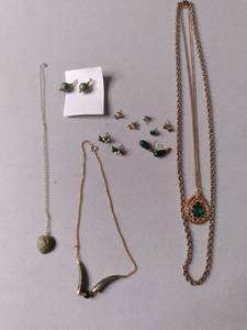 lot 510 image: GREEN with Envy are we Set in set ...