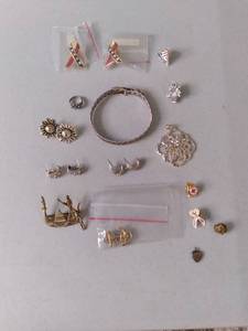 lot 528 image: Americana meets History in this var...