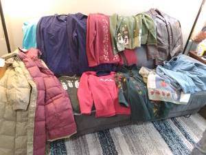 lot 542 image: Bundle of Warm-wear to keep you coz...