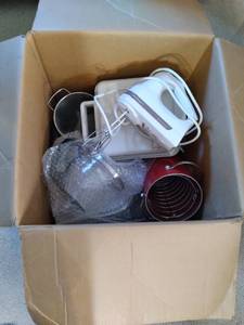 lot 572 image: Small Kitchen appliance starter kit...