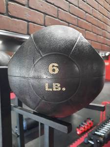 lot 13 image: Heavy Duty Xerball SPRI Medicine Ball - 6 lb
