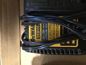 DEWALT DCB210 20V MAX XR 10.0Ah Lithium Ion Battery With charger