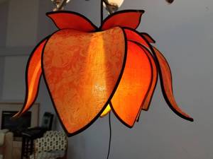 lot 34 image: Swag Lamp