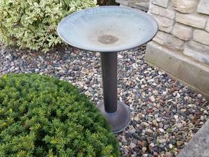 lot 33 image: Copper Bird Bath
