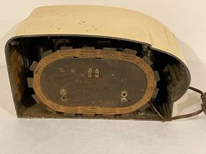 lot 51 image: Vintage Musicaire Radio