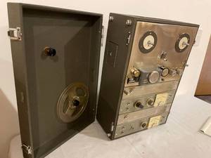 lot 72 image: Vintage Akai Reel To Reel Player  Recorder