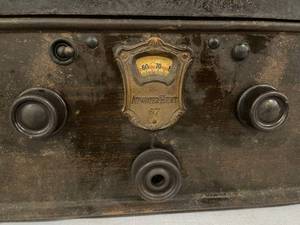lot 80 image: Vintage Atwater Kent Radio