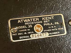 lot 81 image: Vintage Atwater Kent Receiving Set