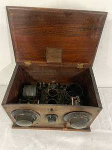 lot 100 image: Increase Vintage Radio